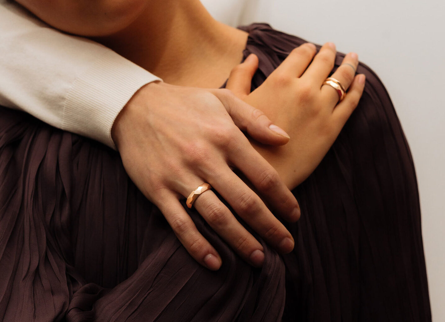 Dámský snubní prsten hranatý tenký Janja Prokić