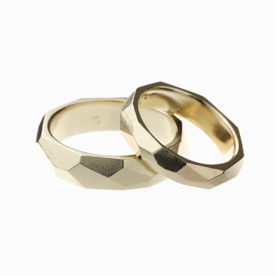 Snubní prsteny hranaté žluté zlato 01