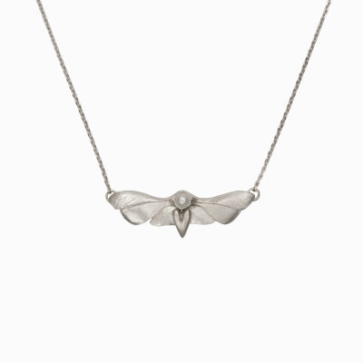 Náhrdelník můra 01 stříbro Amor Fati Náhrdelník můra stříbro Janja Prokić