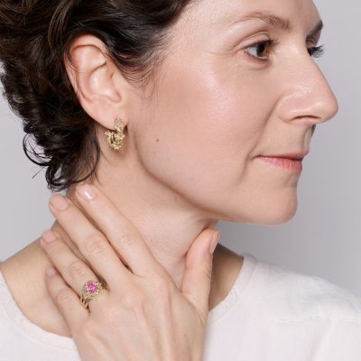 Martha_Issová_prsteny_iris_žluté_zlato