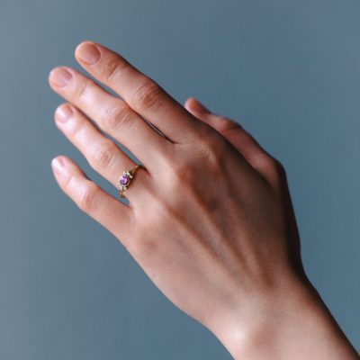 Prsten Iris zásnubní žluté zlato růžový safír image